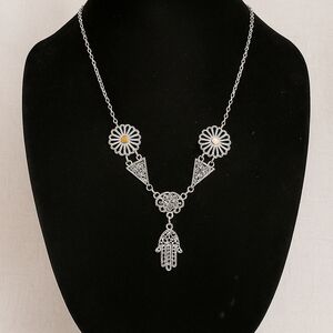 Elegant Silver Necklace with Floral Accents